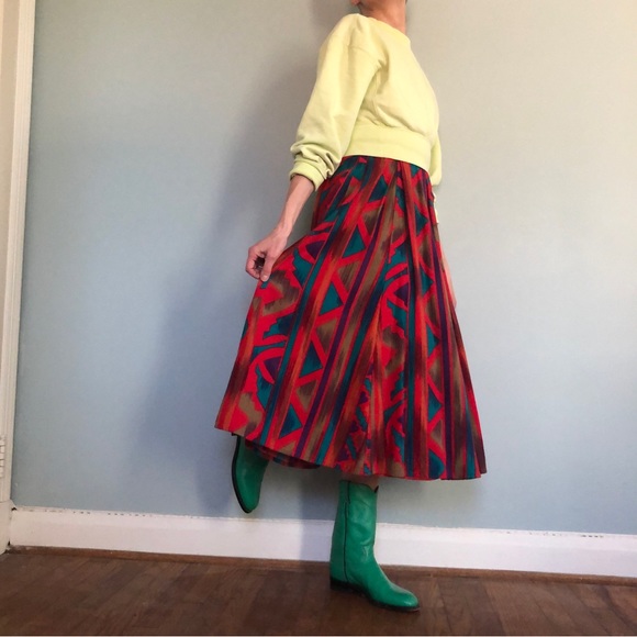 Vintage pleated midi skirt. Likely one of a kind at this point! - Picture 2 of 7